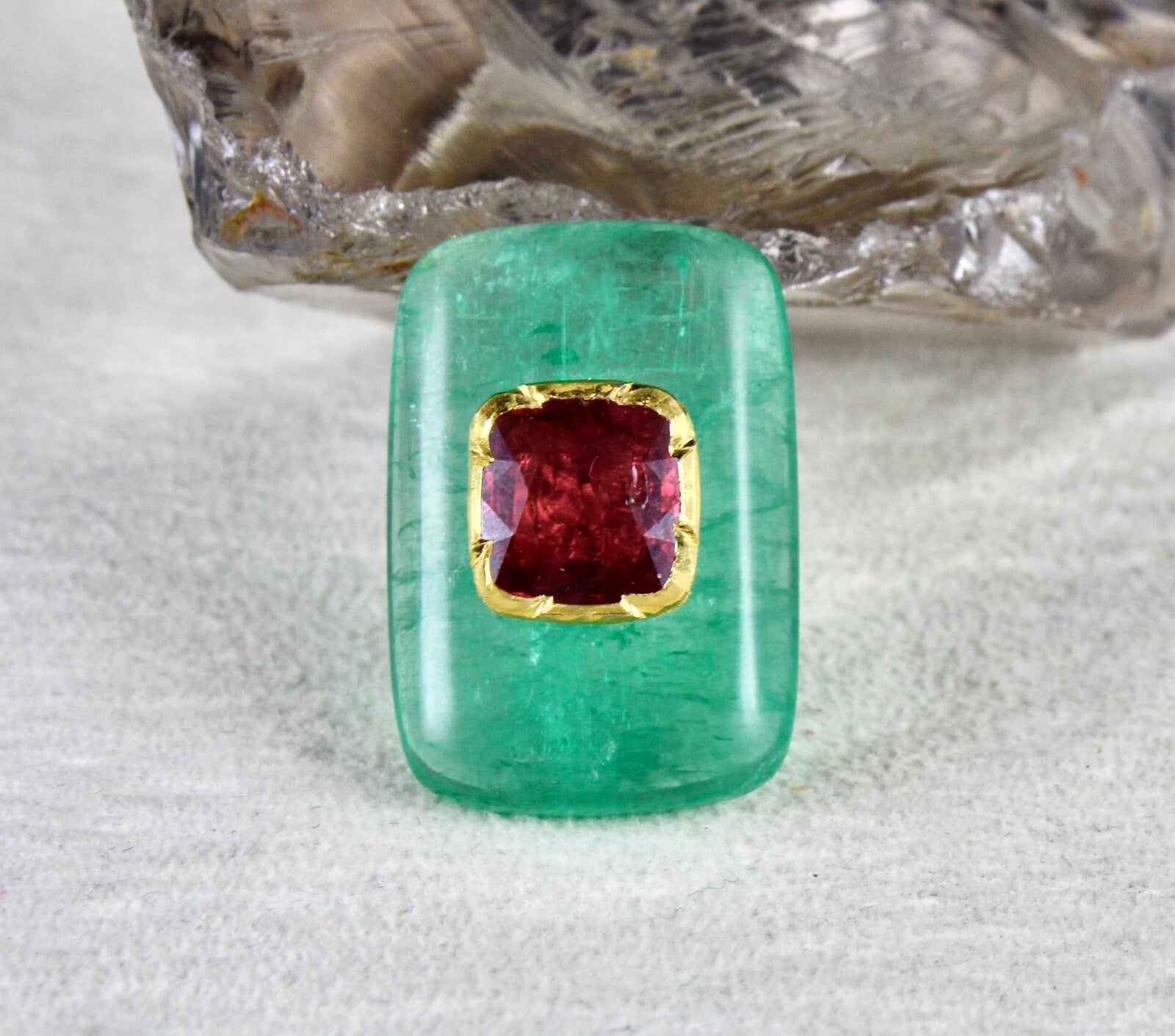 Certified Emerald 47.61 Ct Cabochon Red Spinel 18k Gold Gemstone Ring