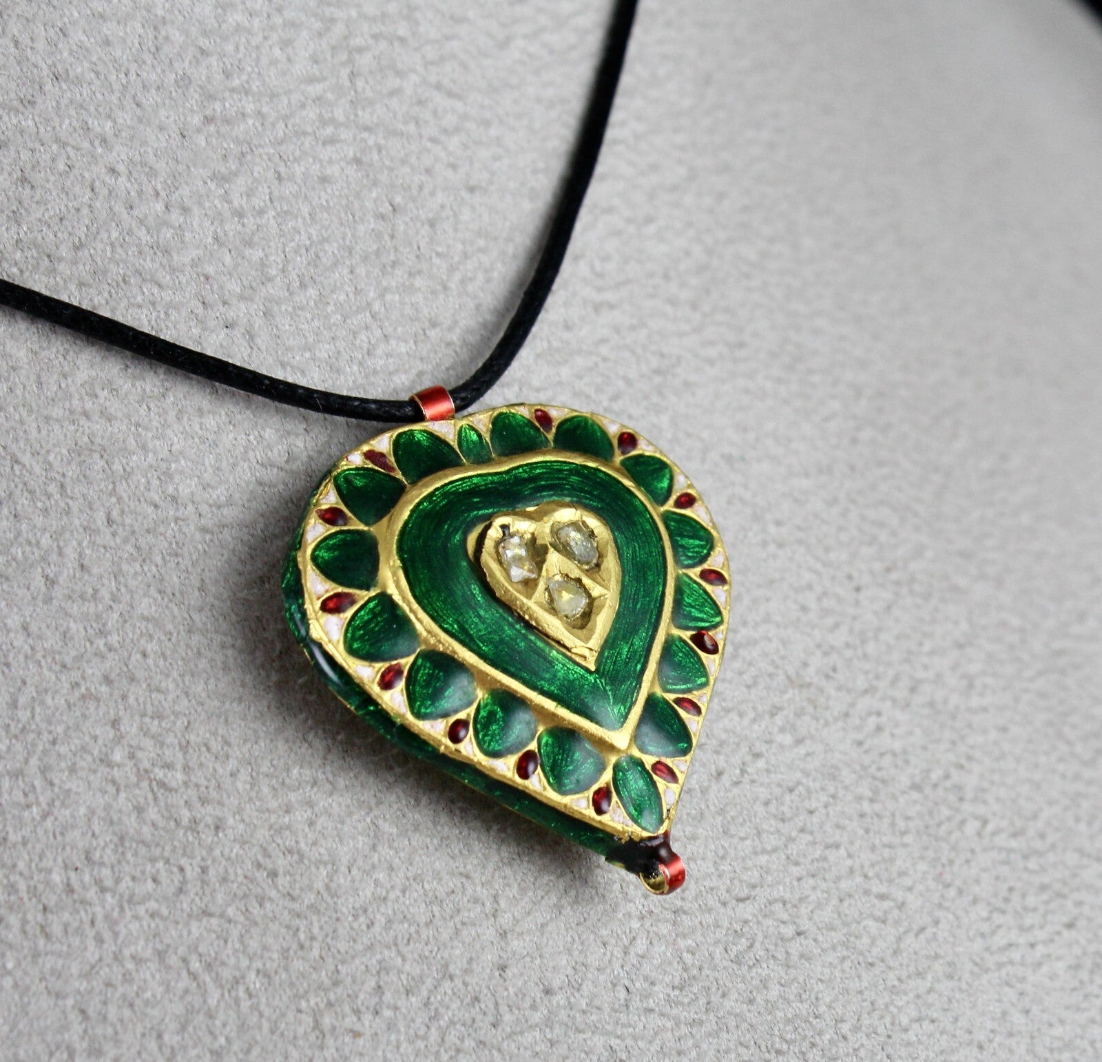 Certified Antique Green Jadau Natural Diamond 62.75ct Indian 22k Gold Pendant