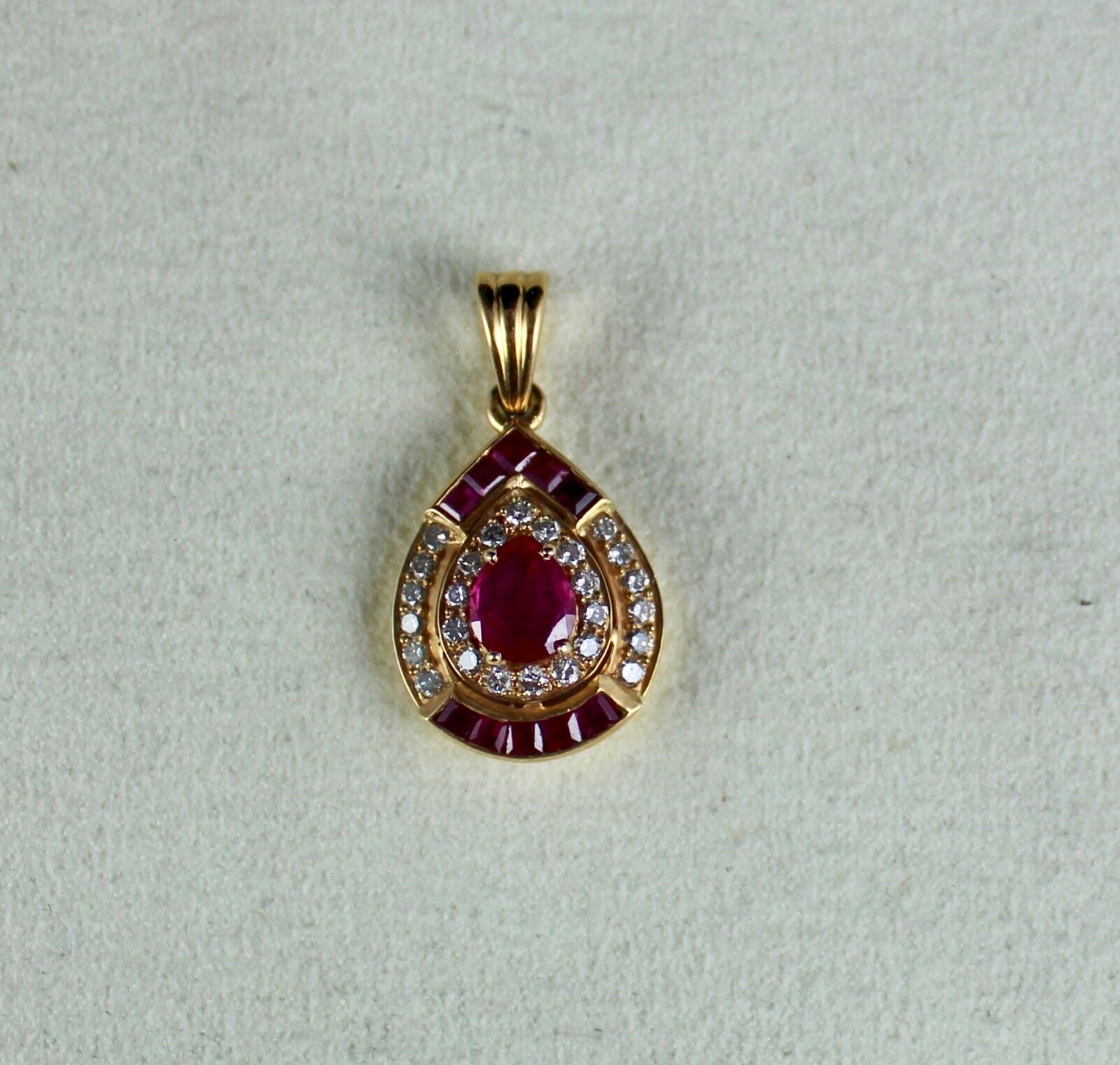 OLD EXCLUSIVE NATURAL HEATED RUBY PEAR CUT DIAMOND PENDANT IN 18K YELLOW GOLD