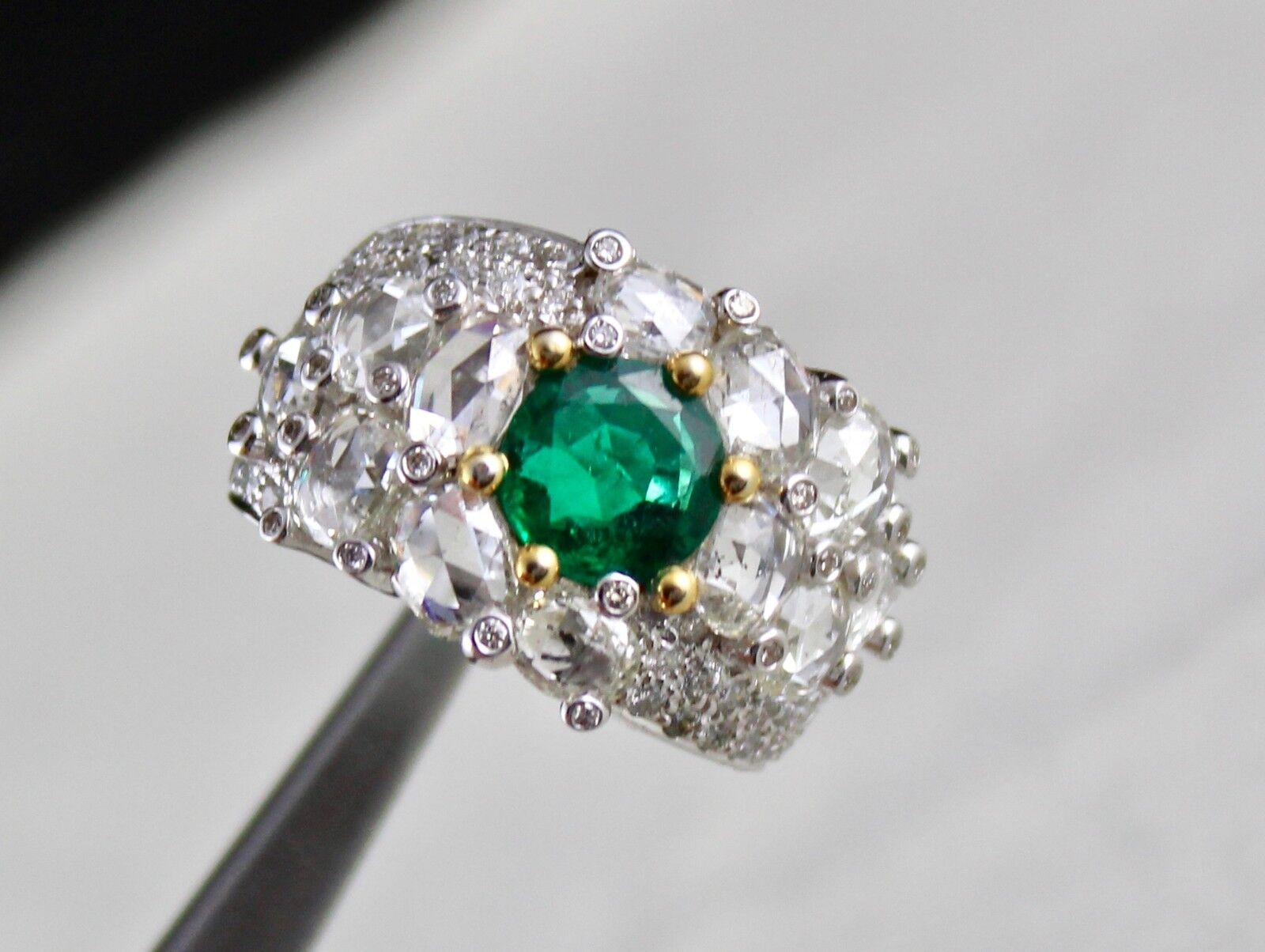 TOP NATURAL ZAMBIAN EMERALD ROUND CUT ROSE CUT DIAMOND 18K GOLD STATEMENT RING