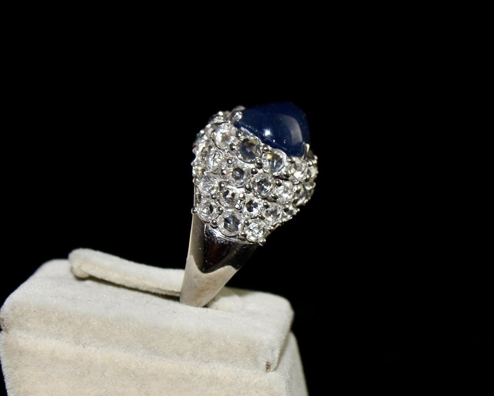 Certified Natural Blue Sapphire 18k Gold 0ct Natural Diamond Cocktail Ring