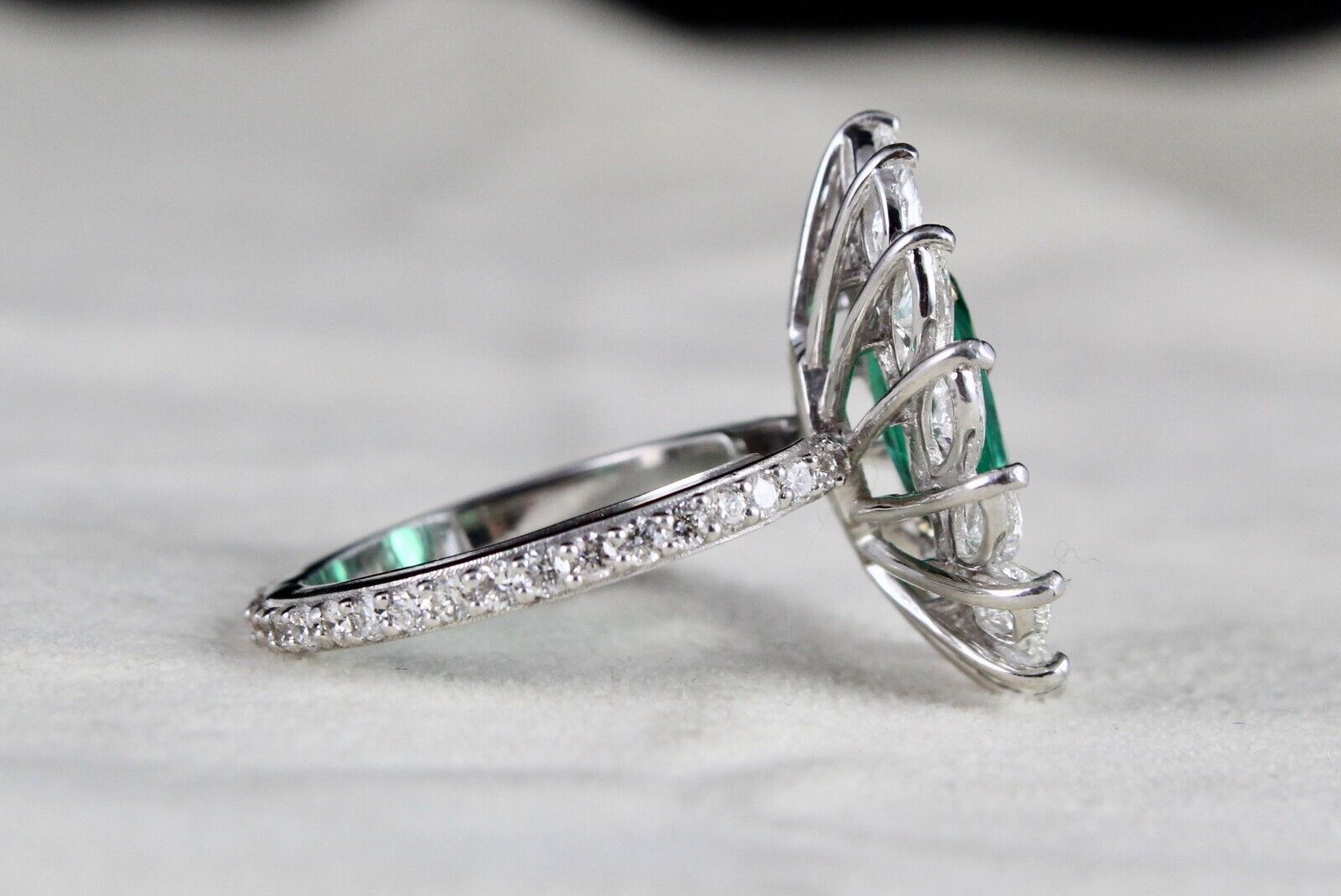 Top Natural Zambia Emerald Oval Marquise Diamond Cut 18K Gold Important Ring