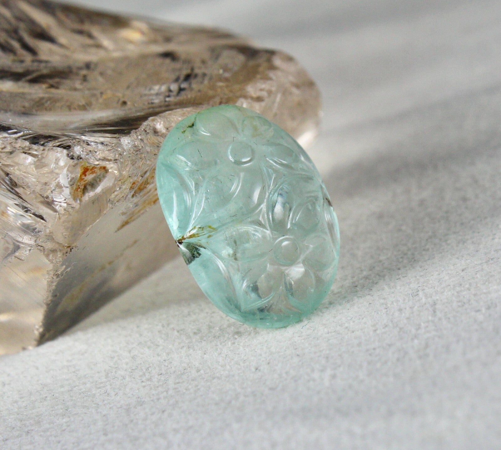 Blue Aquamarine 25.69 Ct Natural Carved Oval Gemstone Ring Pendant Design