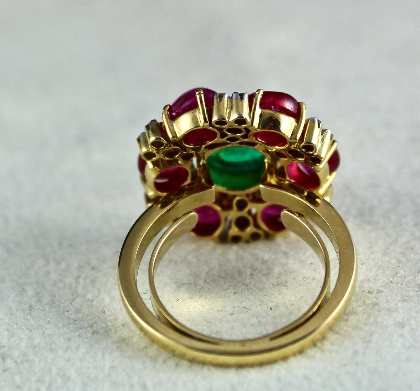 NATURAL ZAMBIAN EMERALD ROUND BURMA RUBY CABOCHON DIAMOND 18K GOLD LADIES RING