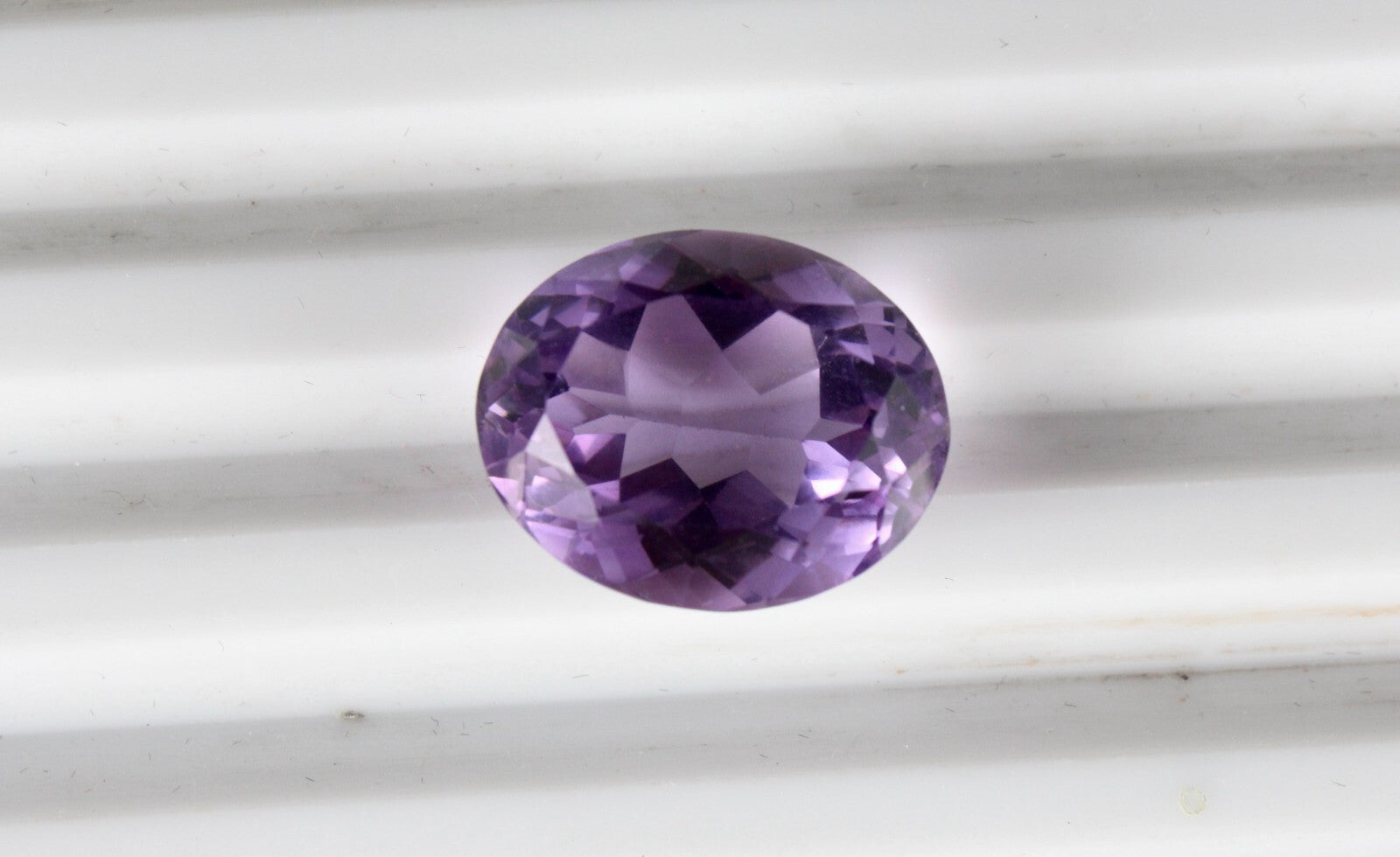 Natural Amethyst Oval Cut 21mm 25.37ct Purple Gemstone For Pendant Ring