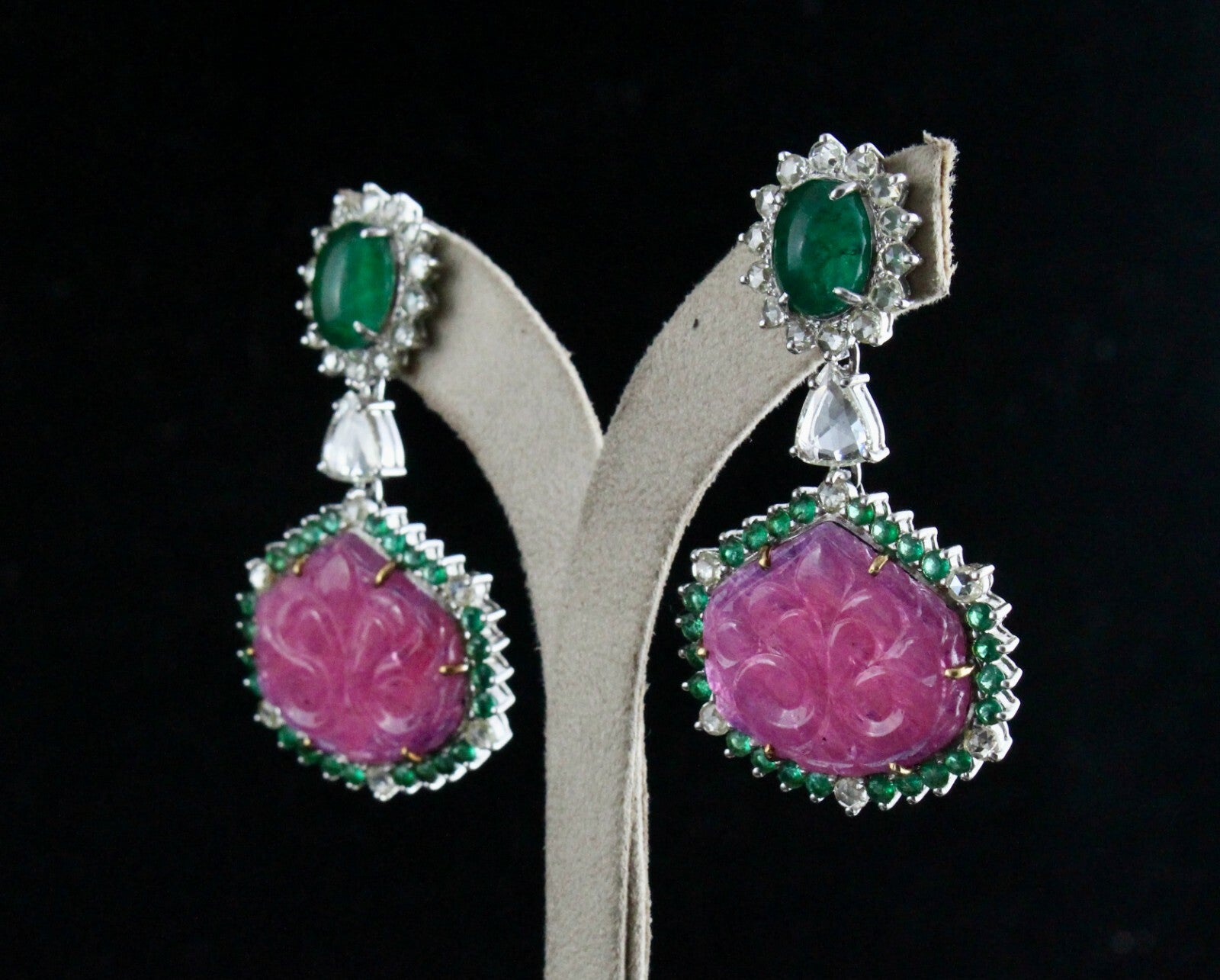 Certified Natural Emerald 169.45ct Ruby Carved Rose Cut Diamond 18k Gold Earring