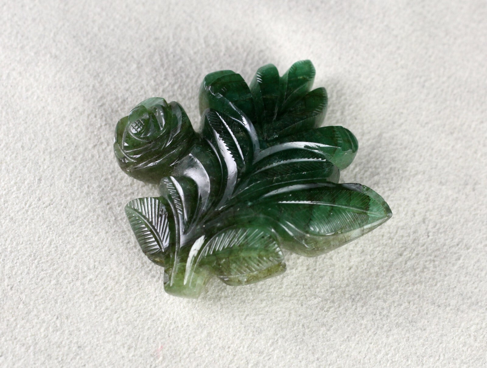 Certified Natural 103.40 Ct Zambia Emerald Carved Leaf Big Gemstone For Pendant