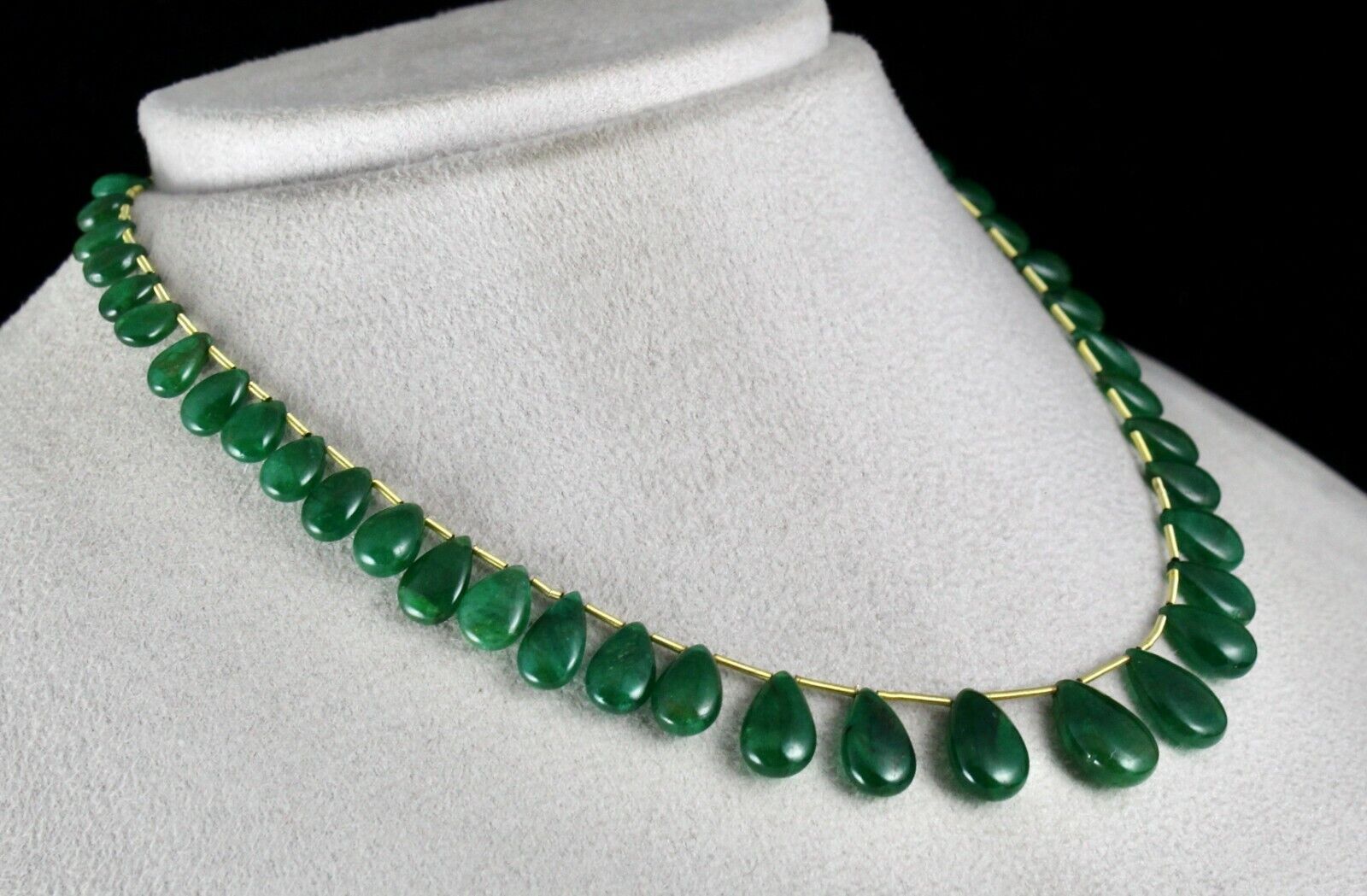 Natural Zambia Emerald Teardrop Drilled 40 Pc 88.50 Ct Gemstone Hanging Necklace
