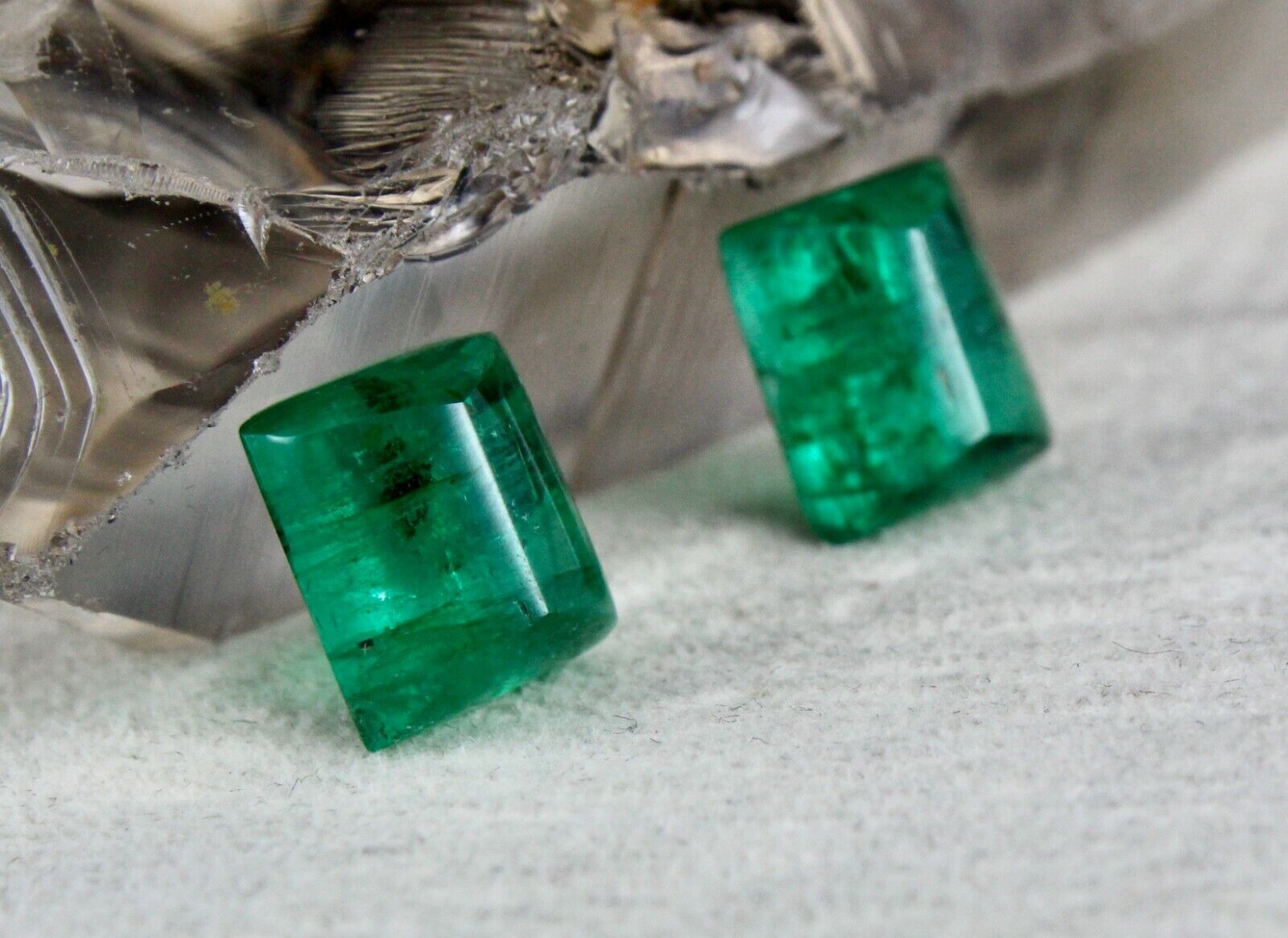 GTL CERTIFIED NATURAL ZAMBIA EMERALD CABOCHON 15.43 CARATS GEMSTONE PAIR EARRING