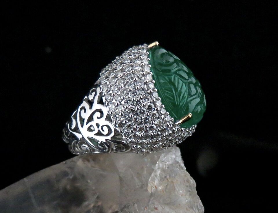 NATURAL ZAMBIAN EMERALD 10 CARATS PEAR CARVED WHITE DIAMOND LADIES 18K GOLD RING