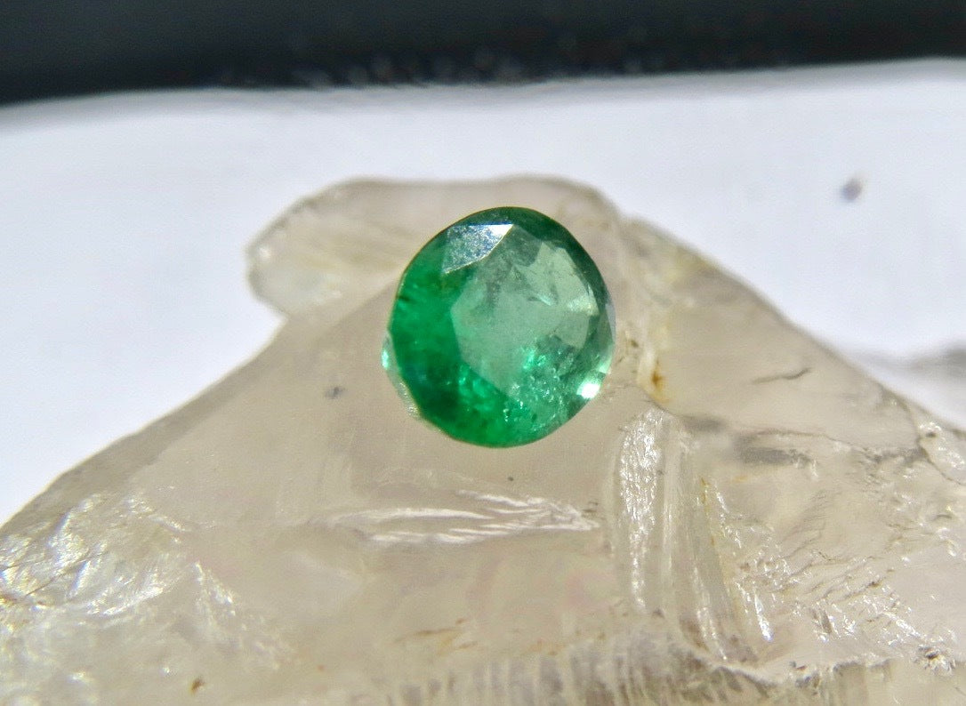 Oval Cut 8x6 Mm Natural Zambia Emerald Gemstone 1.40 Carat For Ring Pendant