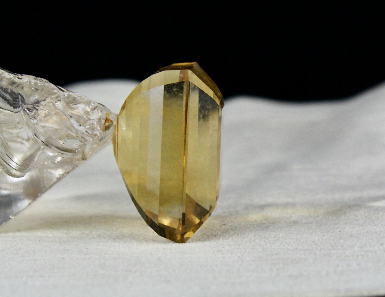 NATURAL CITRINE GOLDEN TOPAZ OCTAGON CUT 32X28 MM 152 CARATS GEMSTONE PENDANT
