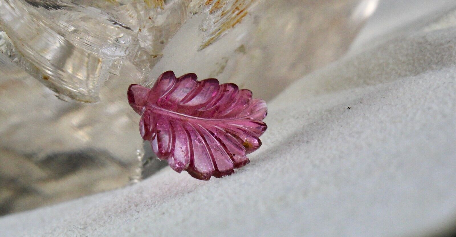 NATURAL PINK TOURMALINE CARVED LEAF 5.44 CARATS GEMSTONE FOR PENDANT RING