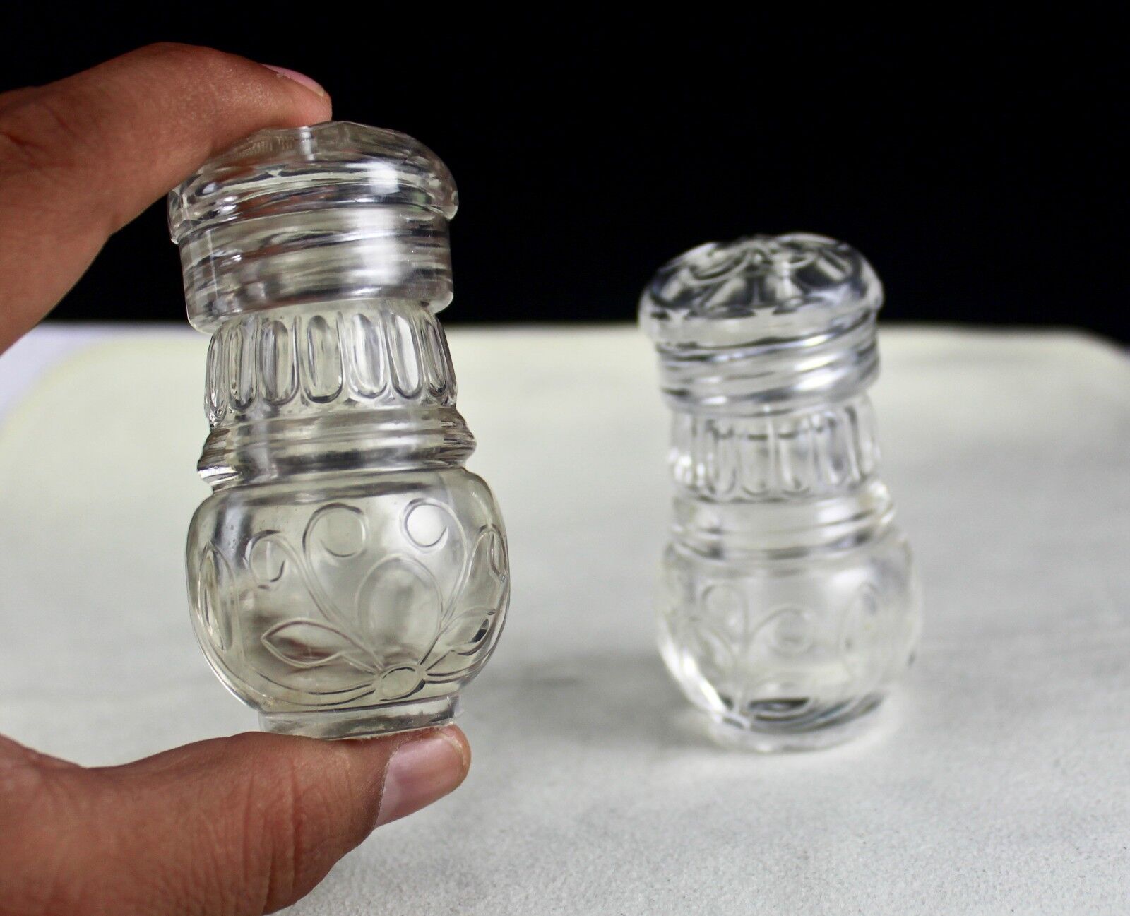 HAND CARVED NATURAL ROCK CRYSTAL QUARTZ SALT PEPPER 1350 CARATS GEMSTONE BOTTLE