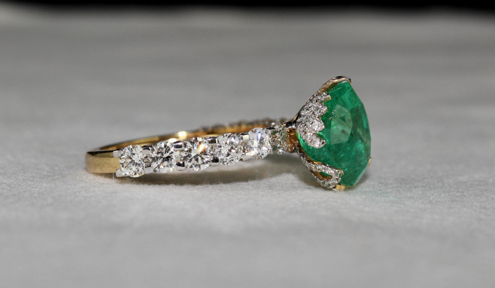 Certified Natural Emerald Heart Cut 27.4ct Diamond 18k Gold Cocktail Ring