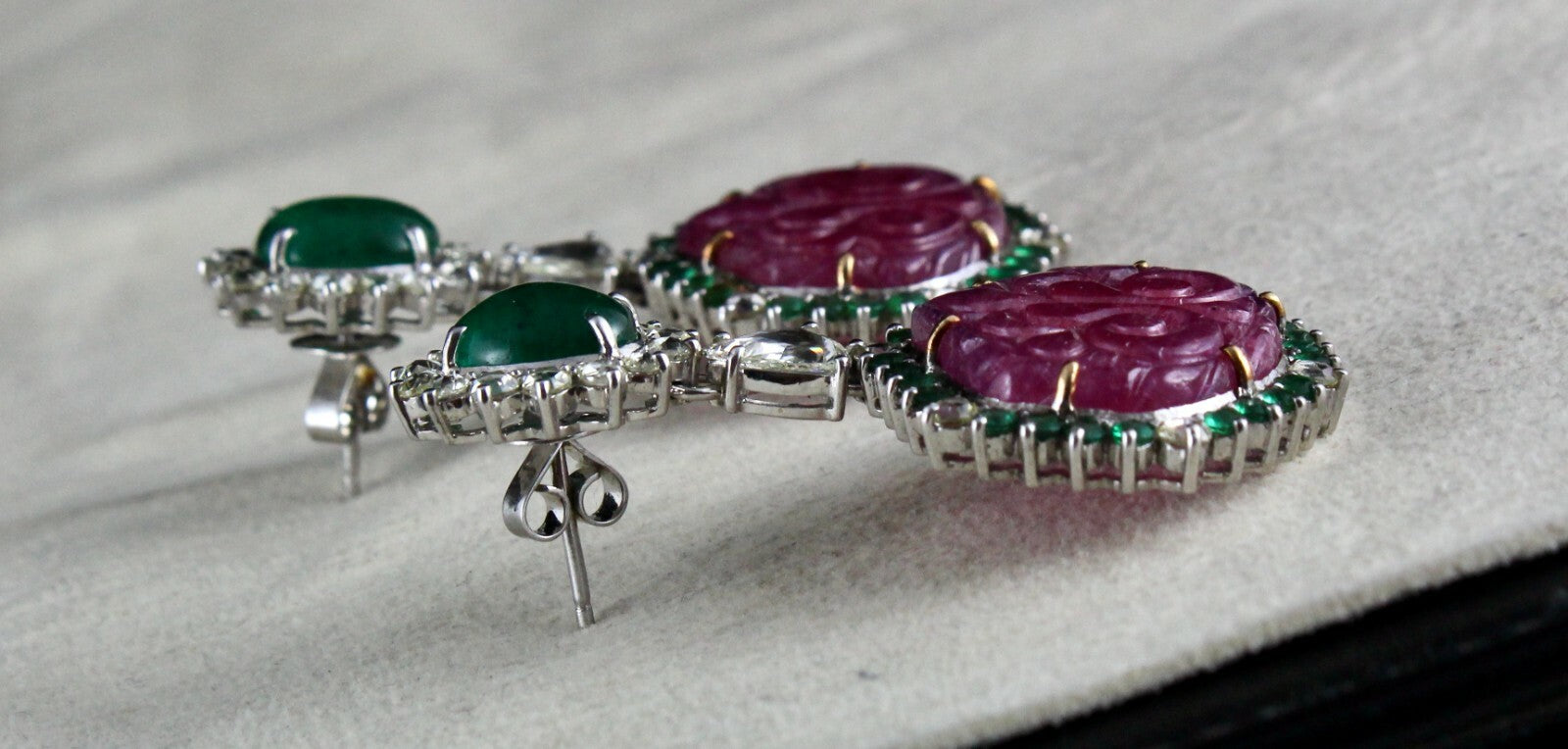 Certified Natural Emerald 169.45ct Ruby Carved Rose Cut Diamond 18k Gold Earring