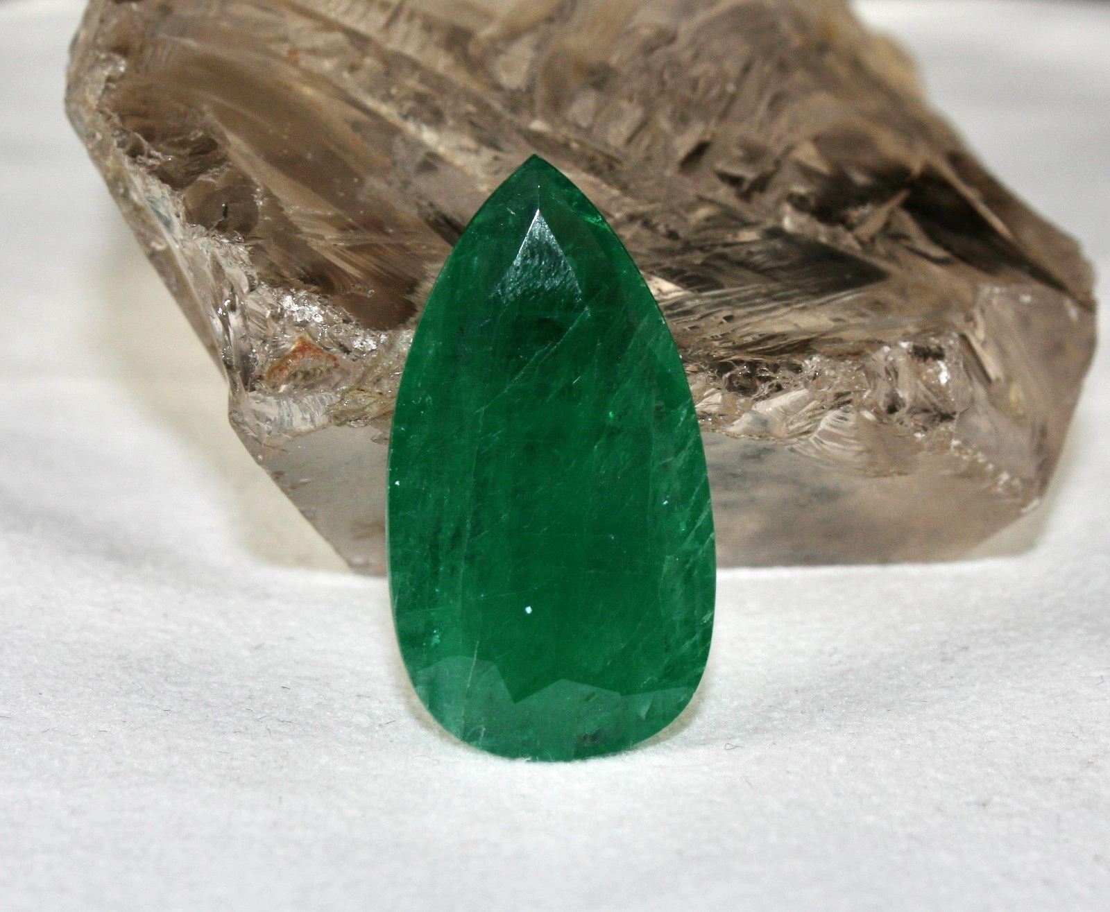 Certified Natural Zambian Emerald Pear 35x19mm 31.68 Ct Loose Gemstone Pendant