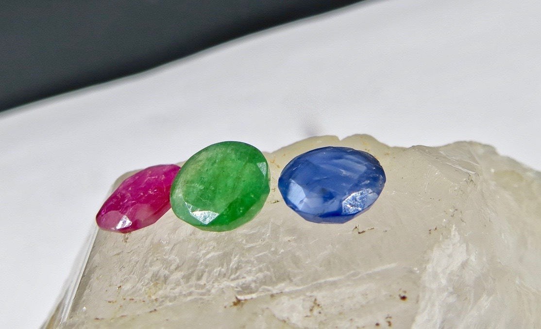 Natural Emerald Cut Ruby & Sapphire Gemstones 3 Pc Set 5.23 Ct For Ring Pendant