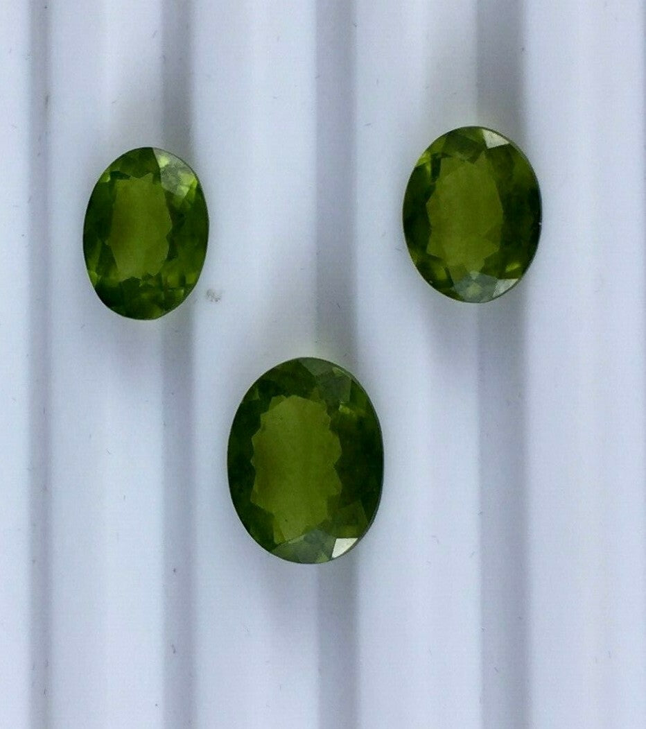 Natural Green Vesuvianite Idocrase Oval 17.29 Cts Gem For Ring Pendant