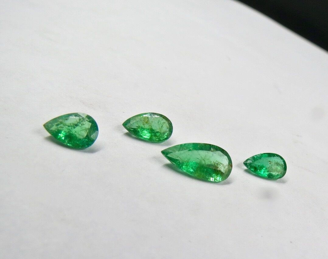 Natural Emerald Pear Cut 4 Pcs 4.37 Ct Top Gemstone For Ring Pendant Earring Set