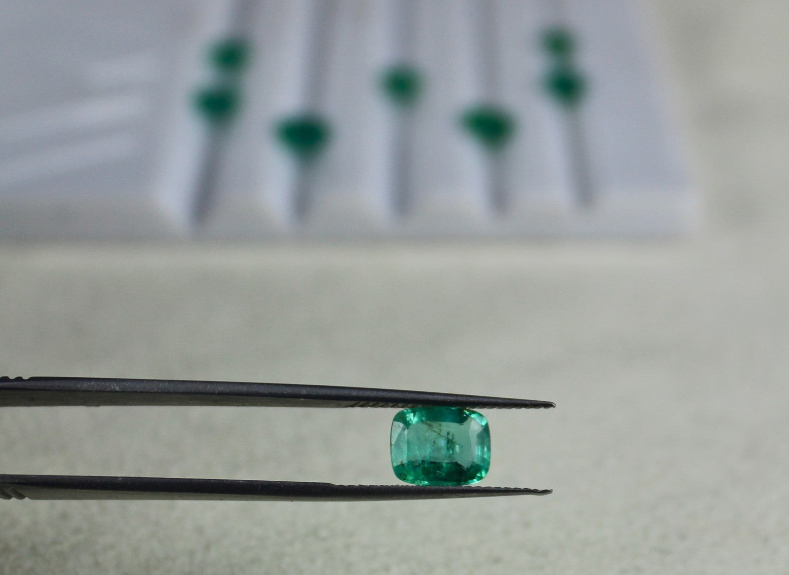 Certified 8pc Natural Emerald Cushion Cut Set 8.70 Ct Gemstone For Designing