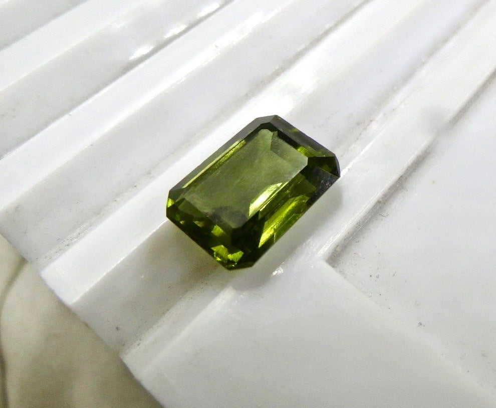 Certified Fine Natural Green Tourmaline 9ct Octagon Gemstone For Ring Pendant