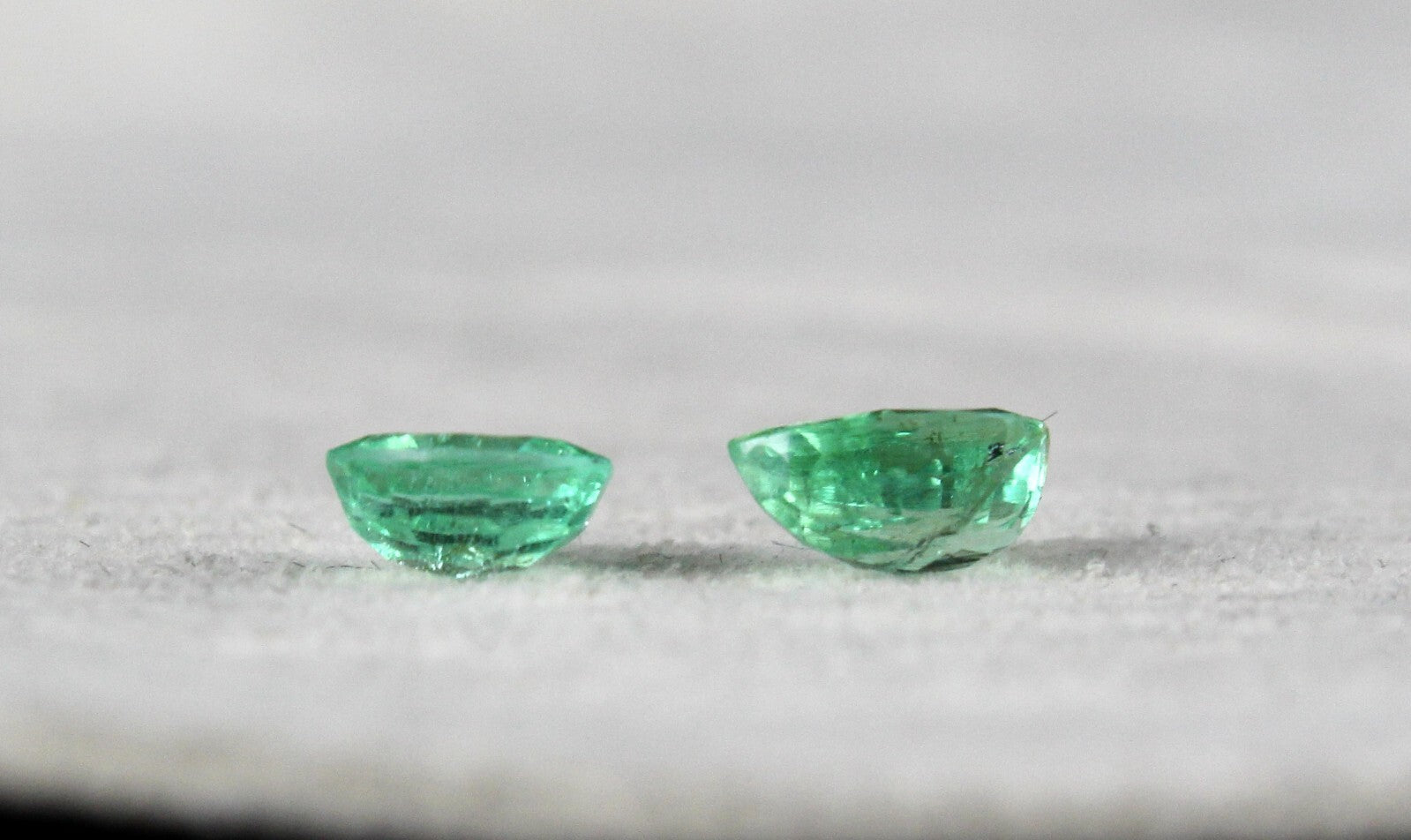 Natural Colombian Emerald 1.76 Ct Pear Oval Gemstone Pendant Ring 2 Pcs