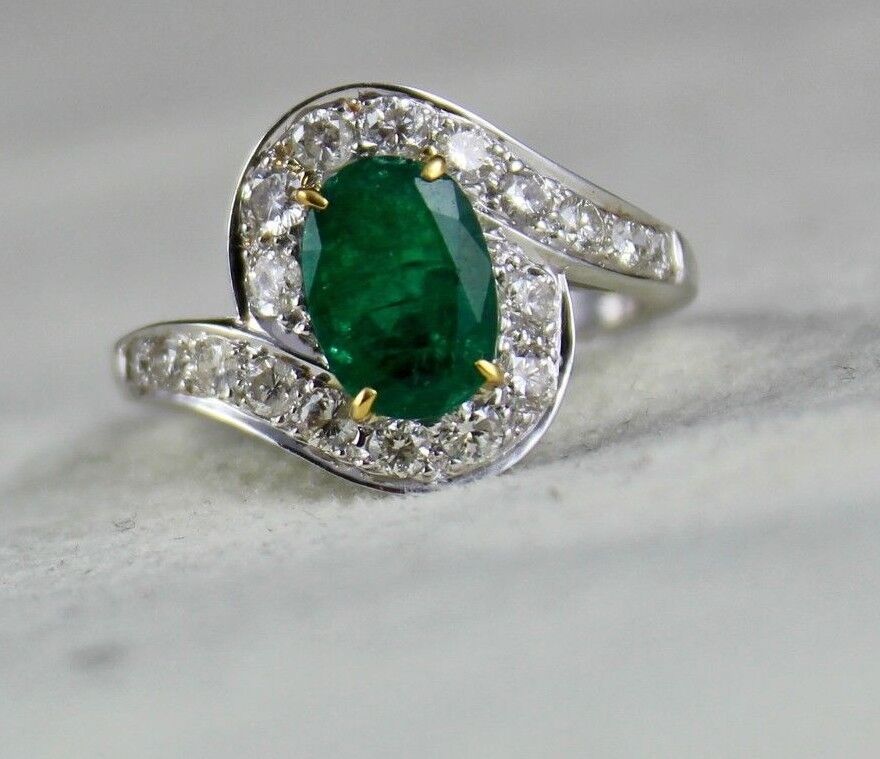 NATURAL ZAMBIAN EMERALD OVAL 1.50 CARATS GEMSTONE DIAMOND 18K GOLD LADIES RING
