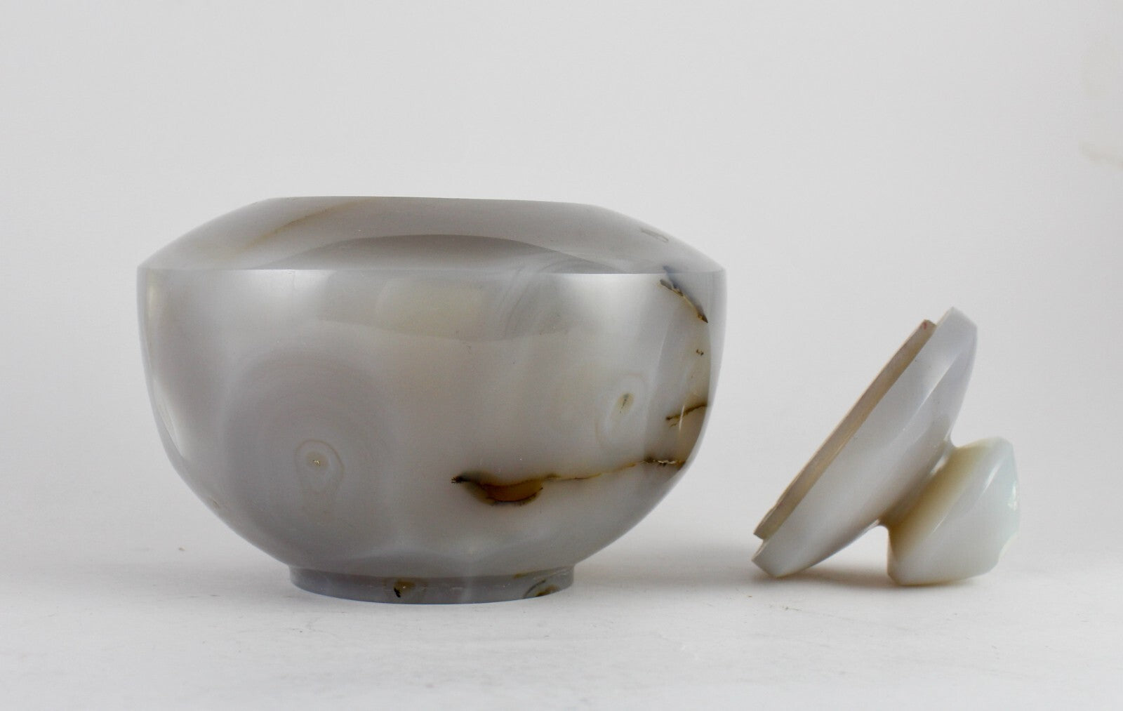 Certified Handcrafted 4.5" Natural Chalcedony 3260ct Carved Pot Home Decor