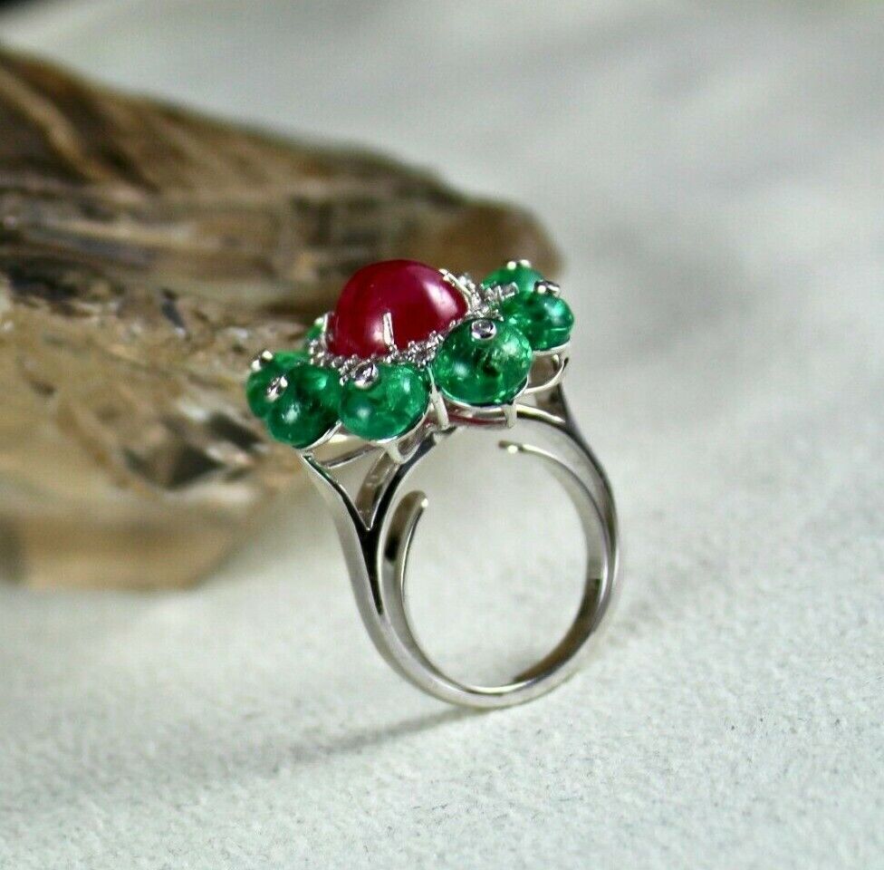 NATURAL NO HEAT BURMESE RUBY CABOCHON EMERALD DIAMOND 18 K GOLD IMPORTANT RING
