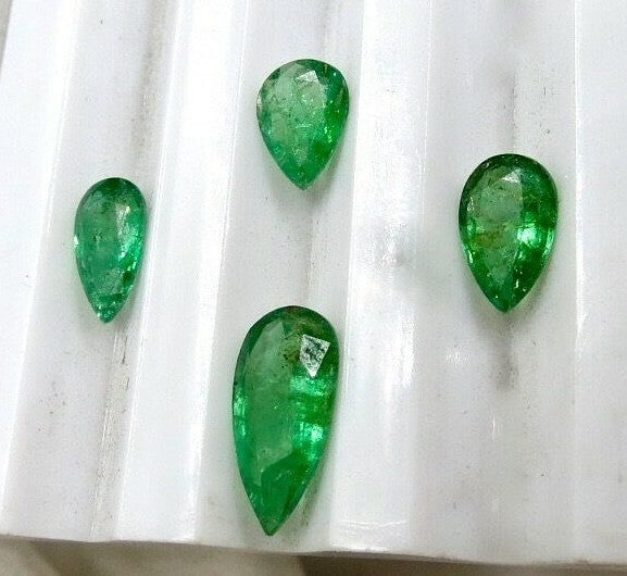 Natural Emerald Pear Cut 4 Pcs 4.37 Ct Gemstone For Ring Pendant Earring Set