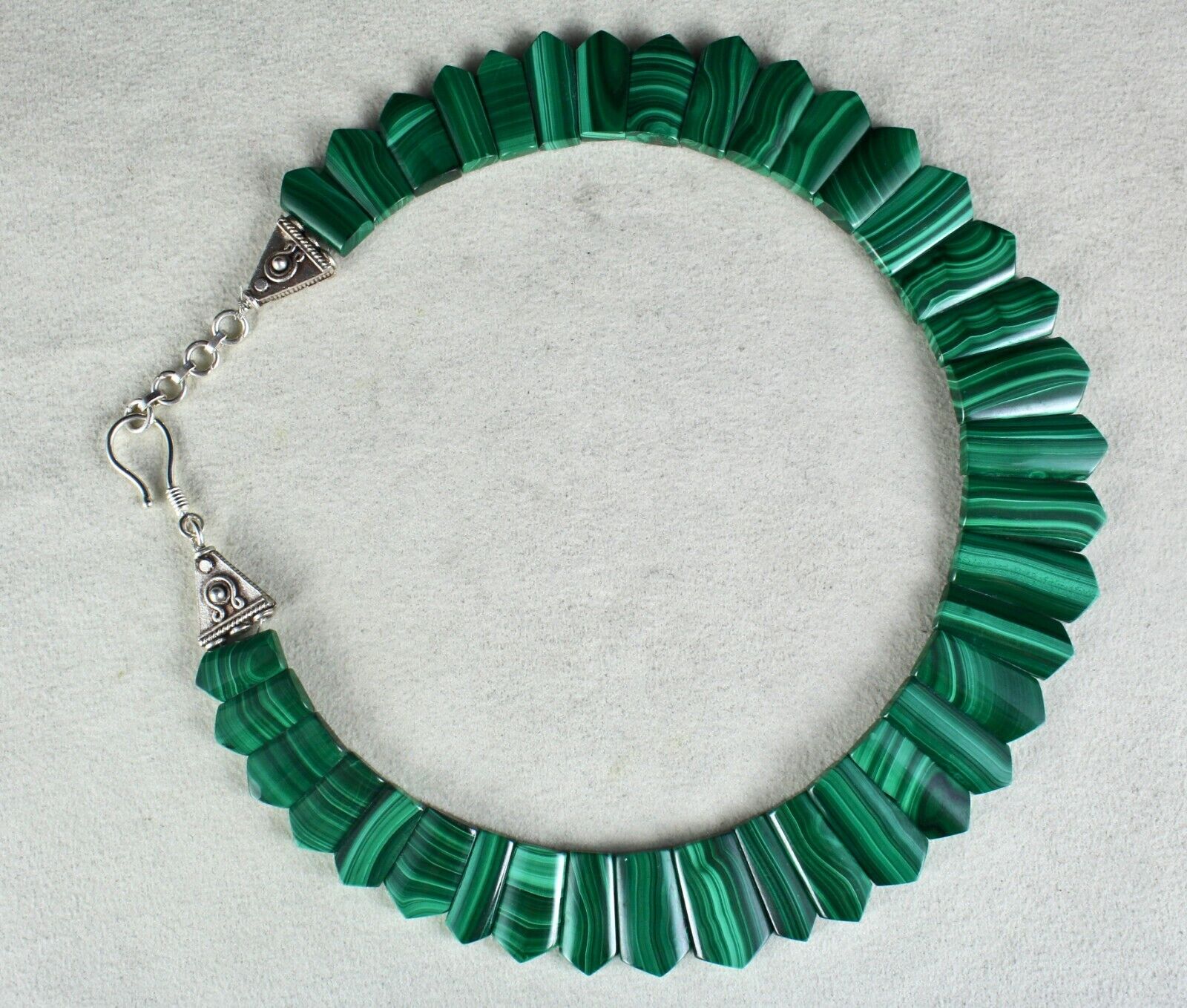 Natural Green Malachite Flat Cut 584 Ct Fine Gemstone Semi Precious Necklace
