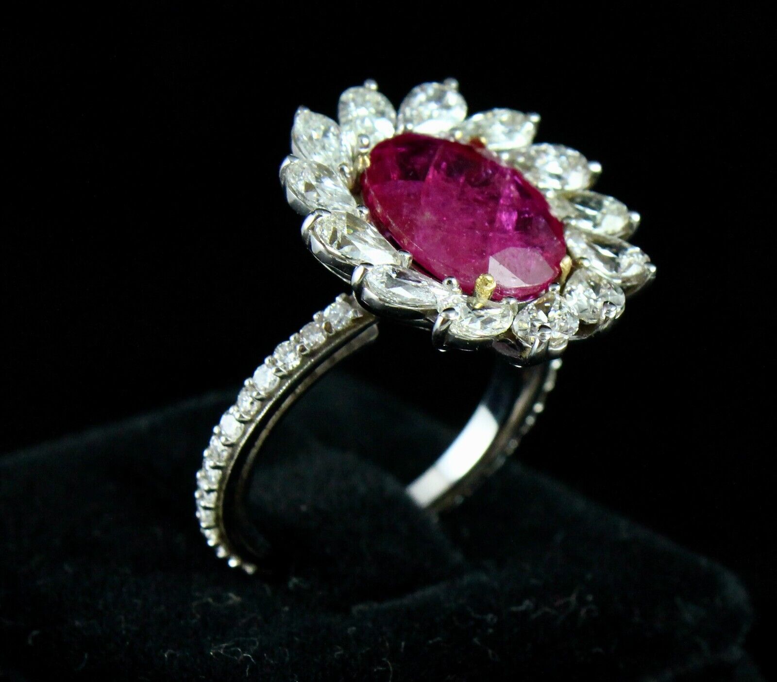 Natural Mozambique Ruby Oval Cut Gemstone Pear Diamond 18K Gold Statement Ring