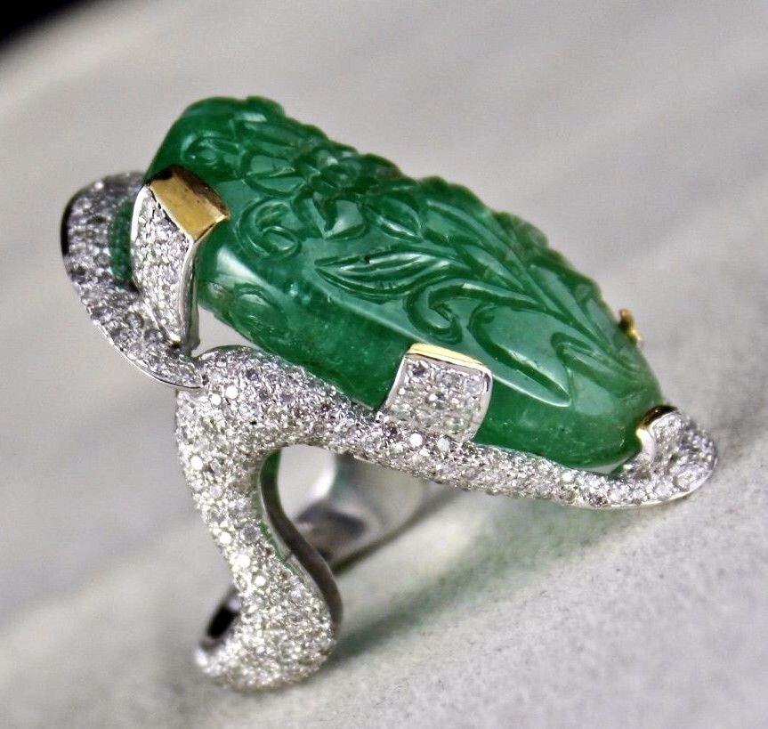 ESTATE NATURAL ZAMBIAN EMERALD CARVED DIAMOND 18K GOLD GEMSTONE STATEMENT RING