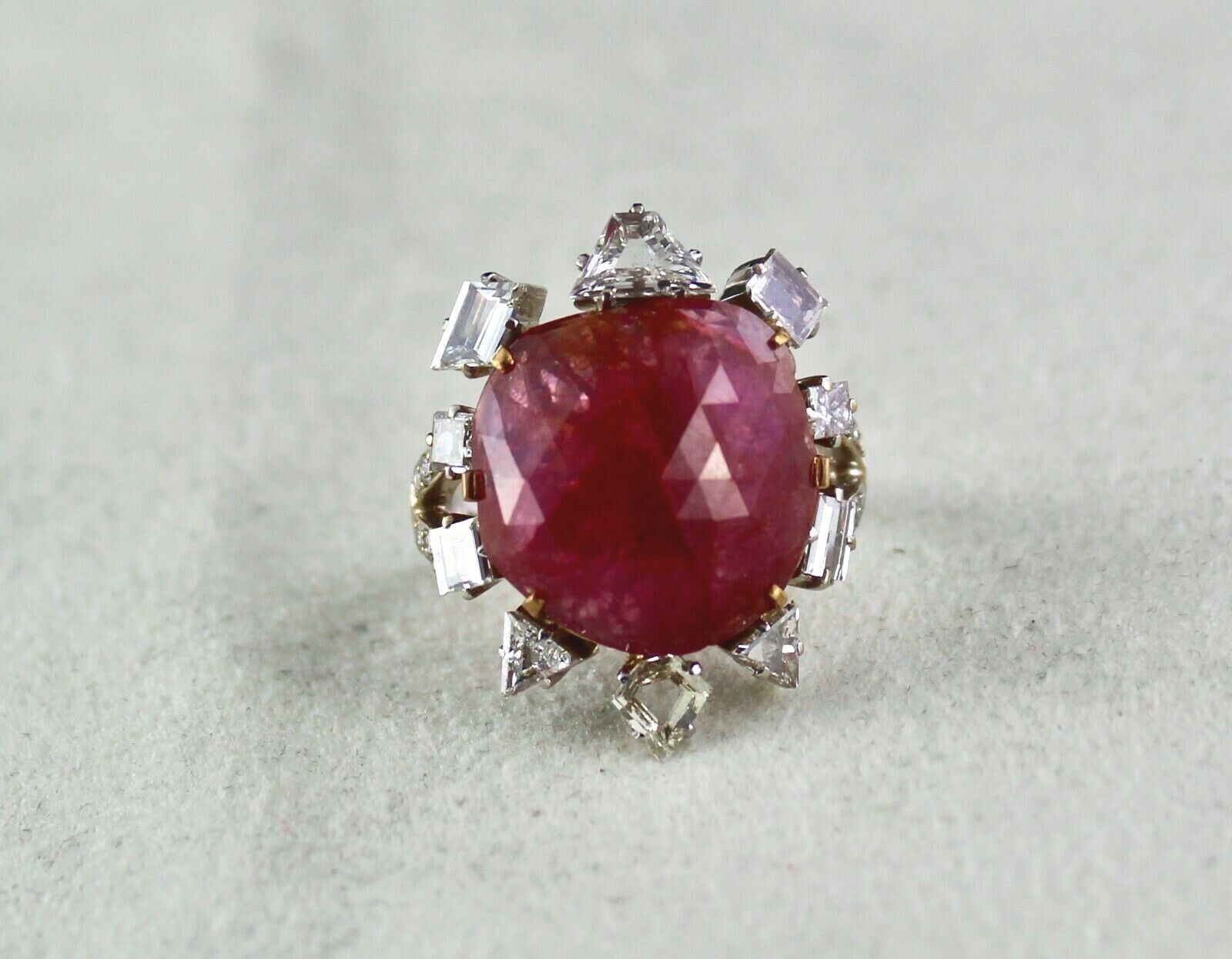 OLD ESTATE UNHEATED BURMESE RUBY CABOCHON FANCY DIAMOND 18K GOLD STATEMENT RING
