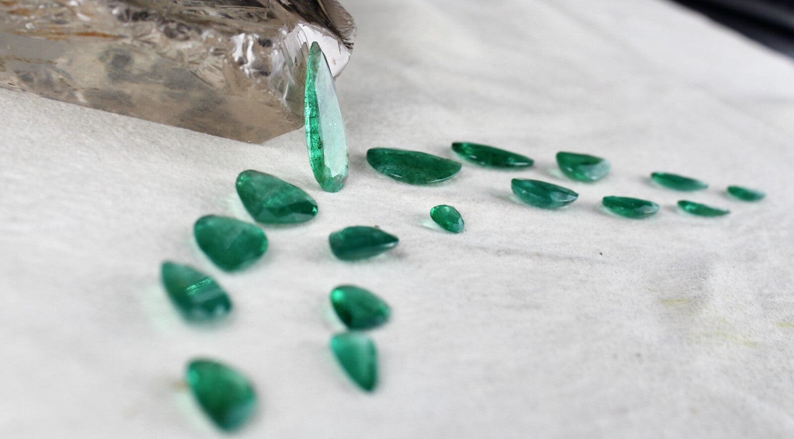 Certified Natural Zambia Emerald 31.77 Ct Pear Cut Loose Gemstone Ring Set