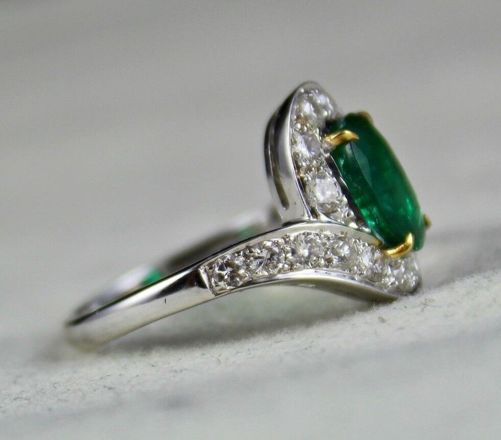 NATURAL ZAMBIAN EMERALD OVAL 1.50 CARATS GEMSTONE DIAMOND 18K GOLD LADIES RING