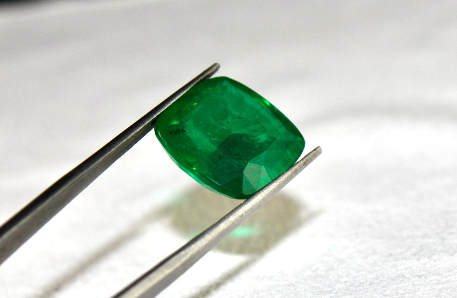Certified Natural Emerald 16.69 Ct Cushion Cut Loose Gemstone for Ring Pendant
