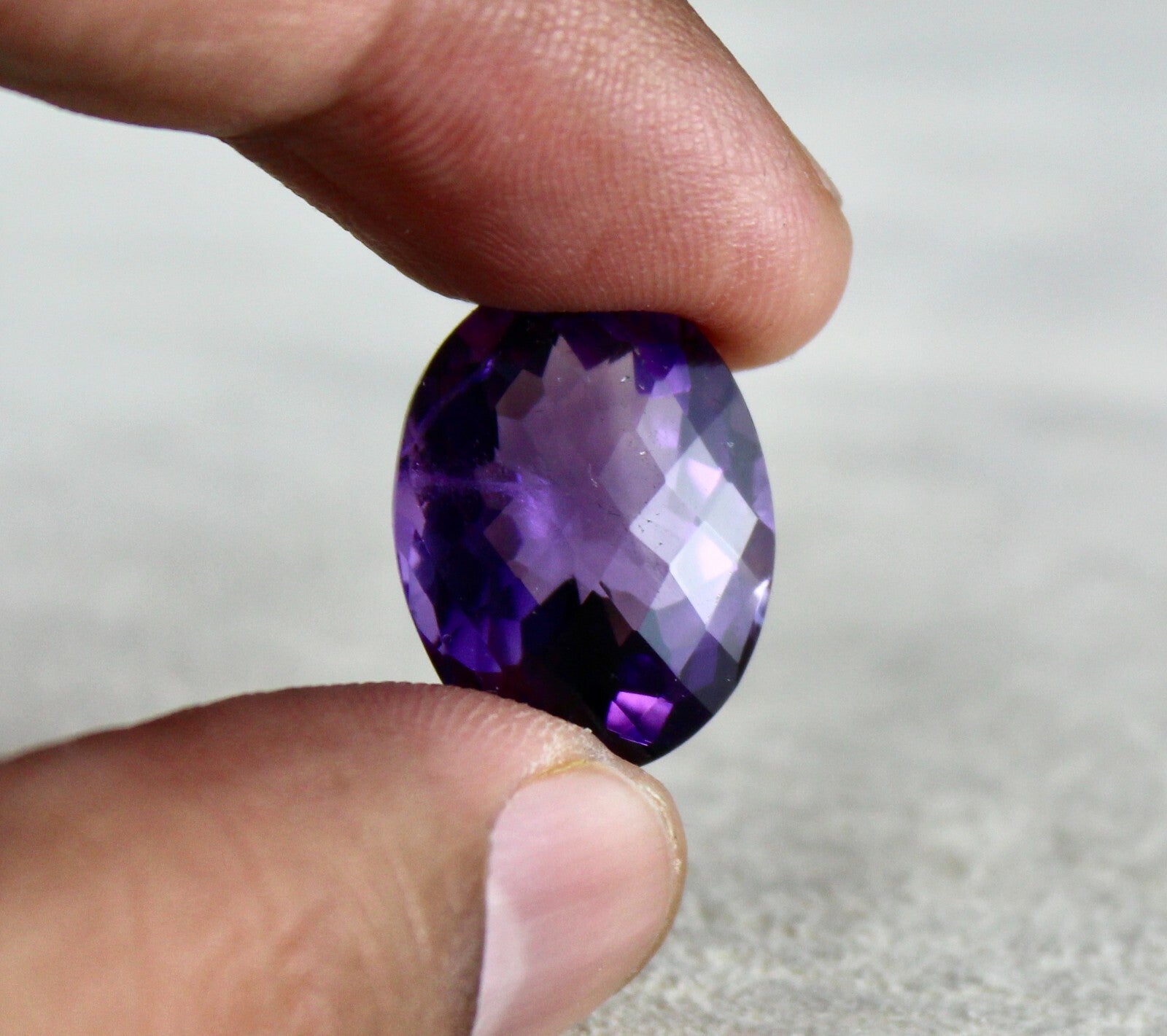 Amethyst Oval Cut 20x15mm 16.85ct Gemstone For Pendant Ring