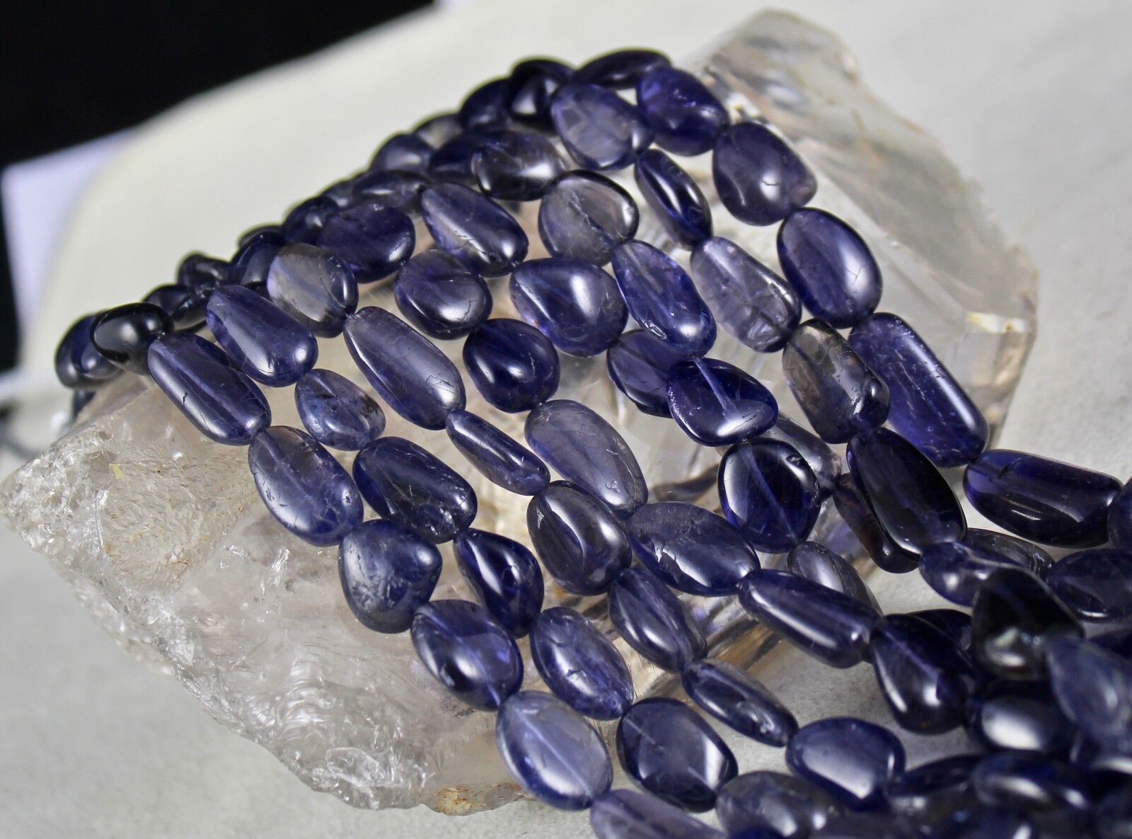 BLUE NATURAL IOLITE CABOCHON 4 LINE 875 CARATS GEMSTONE LADIES NECKLACE