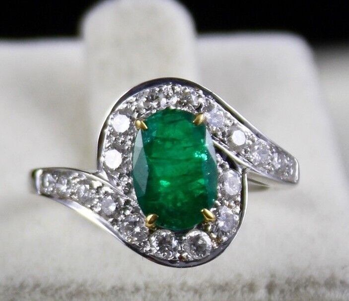 NATURAL ZAMBIAN EMERALD OVAL 1.50 CARATS GEMSTONE DIAMOND 18K GOLD LADIES RING