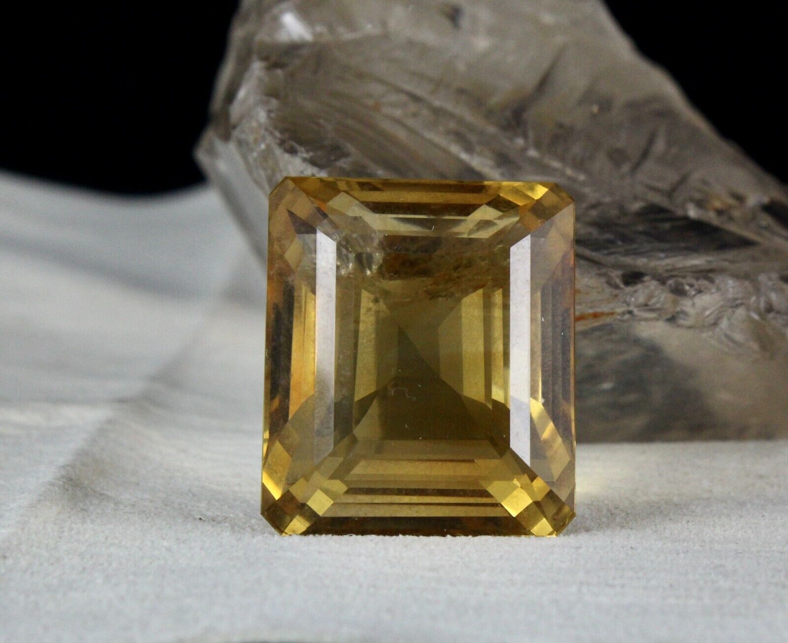 NATURAL CITRINE GOLDEN TOPAZ OCTAGON CUT 32X28 MM 152 CARATS GEMSTONE PENDANT