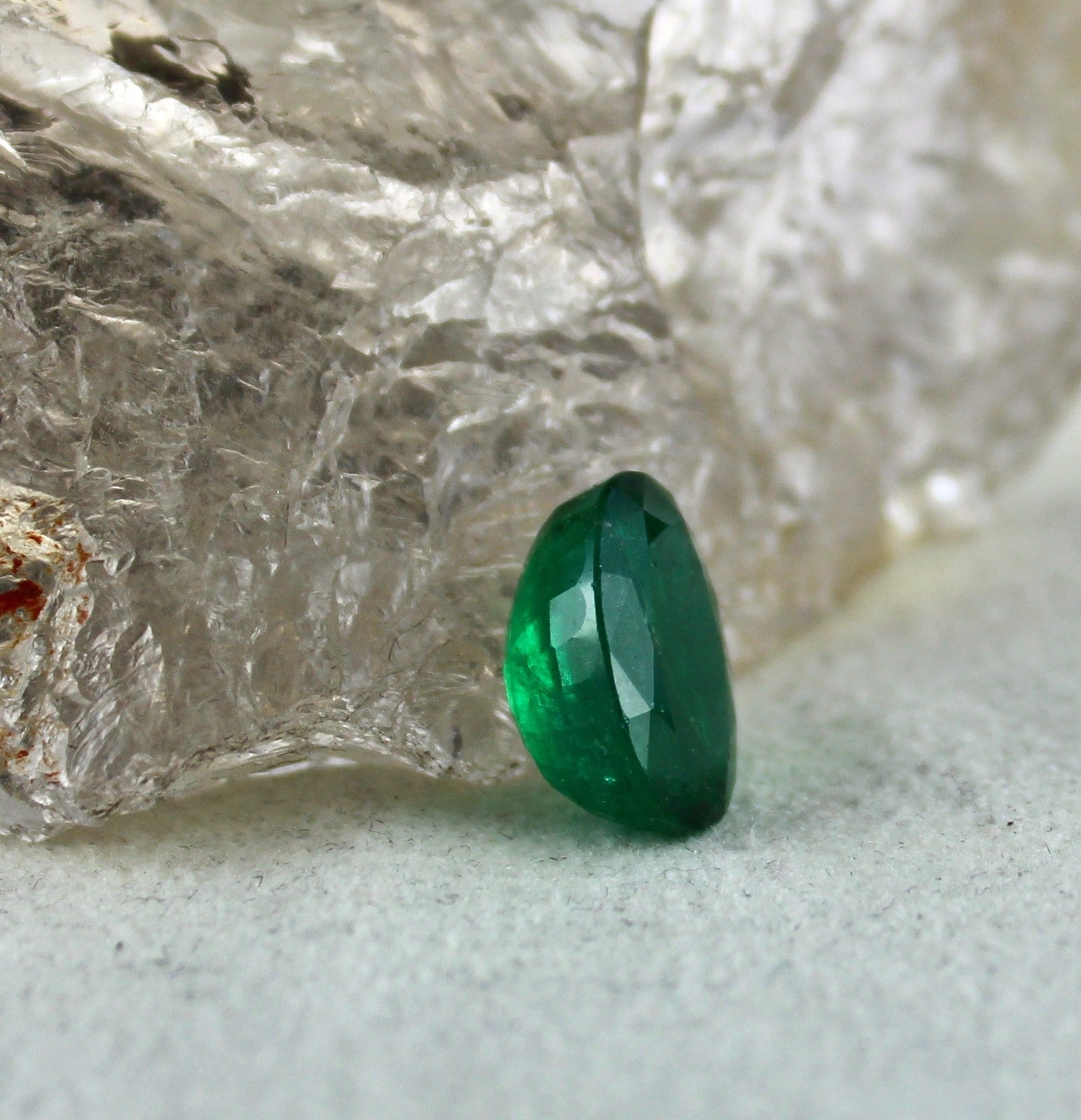 Certified Natural Emerald 7.19 Ct Oval Cut Loose Gemstone Ring Pendant Design