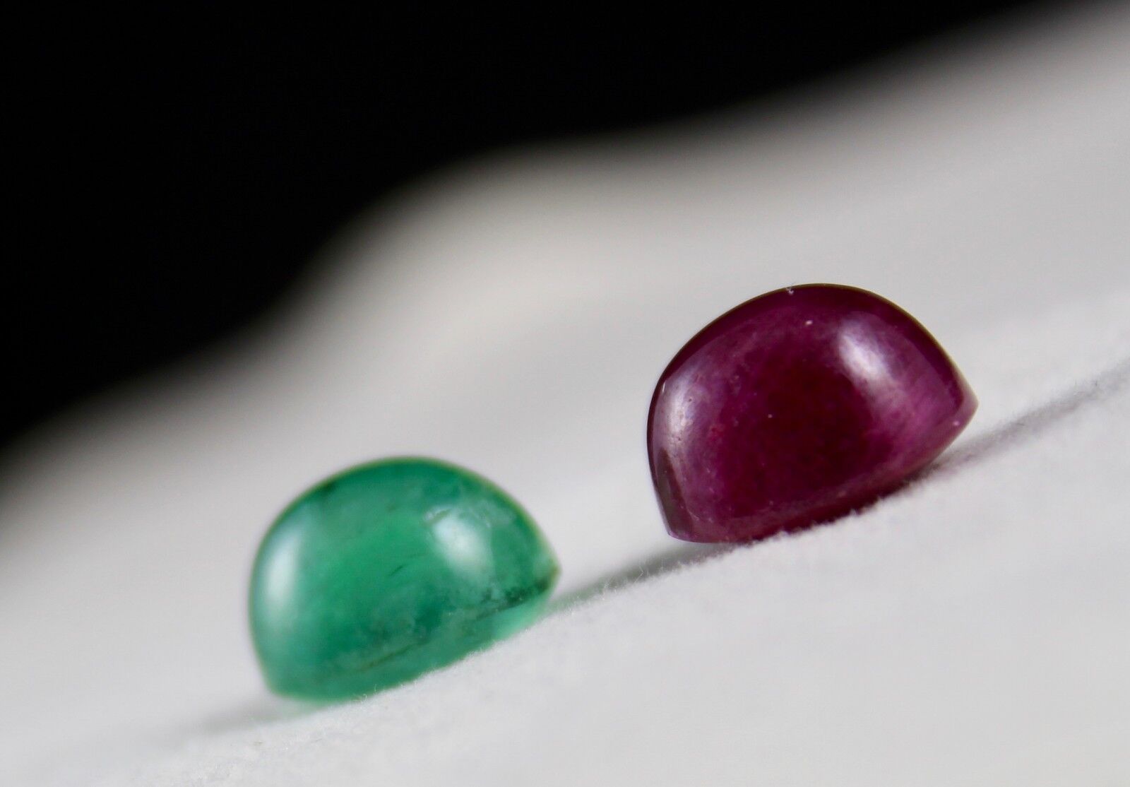 NATURAL RUBIES EMERALD CABOCHON OVAL 2 PIECES 14 CARATS GEMSTONE FOR DESIGNING