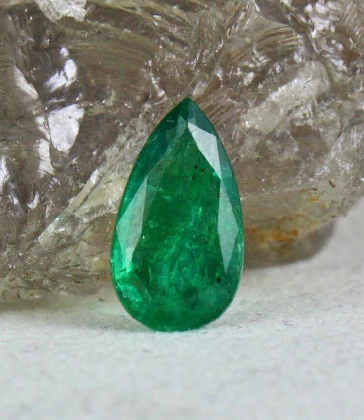 Zambia Natural Emerald Pear Cut 12x7mm 2.42Ct Green Gemstone Design Ring Pendant