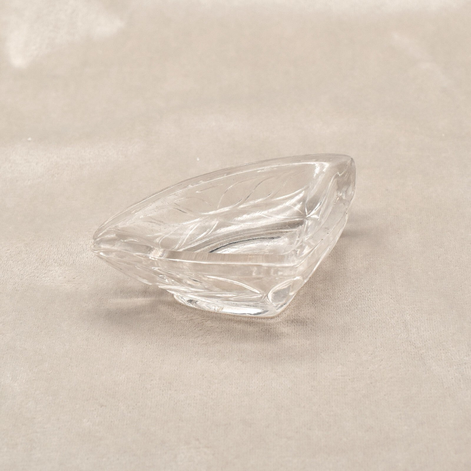 Antique Natural Rock Crystal Quartz 465 Ct Triangle Gemstone Bowl Decor