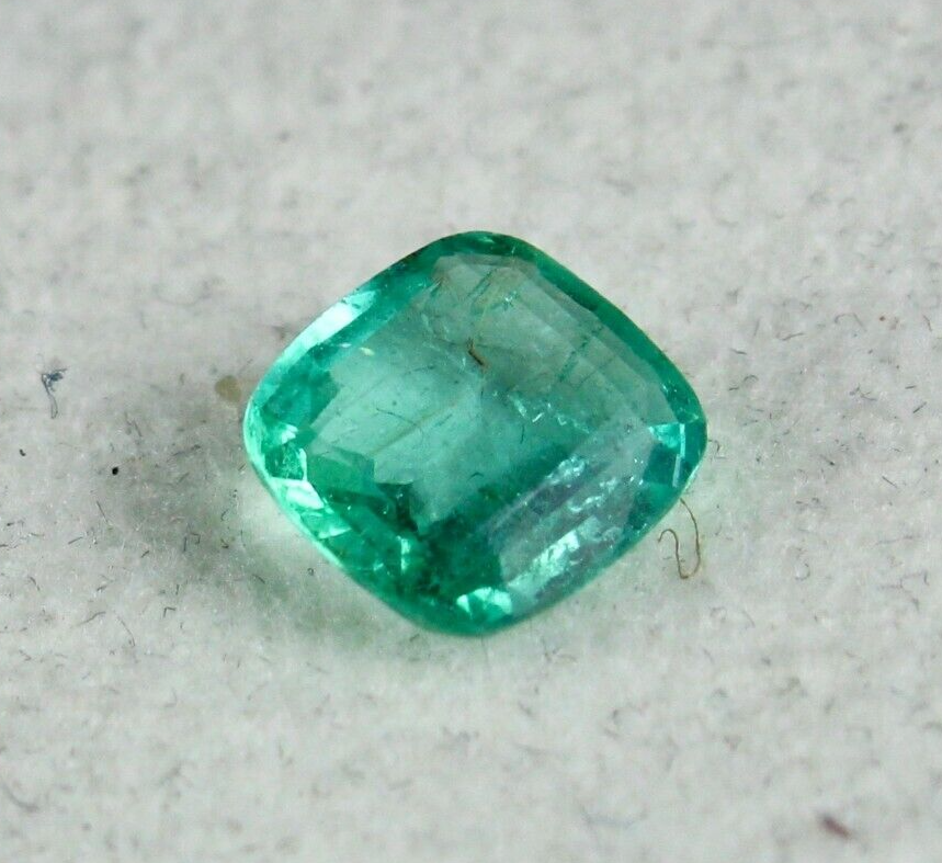 Emerald 7x7mm Cushion Cut 1.13 Ct Loose Gemstone Ring Pendant Design