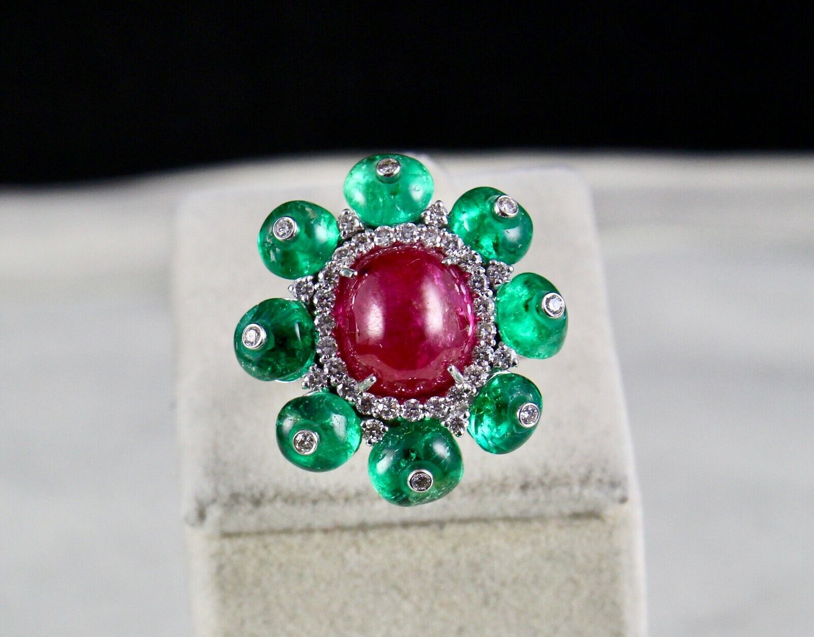 NATURAL NO HEAT BURMESE RUBY CABOCHON EMERALD DIAMOND 18 K GOLD IMPORTANT RING