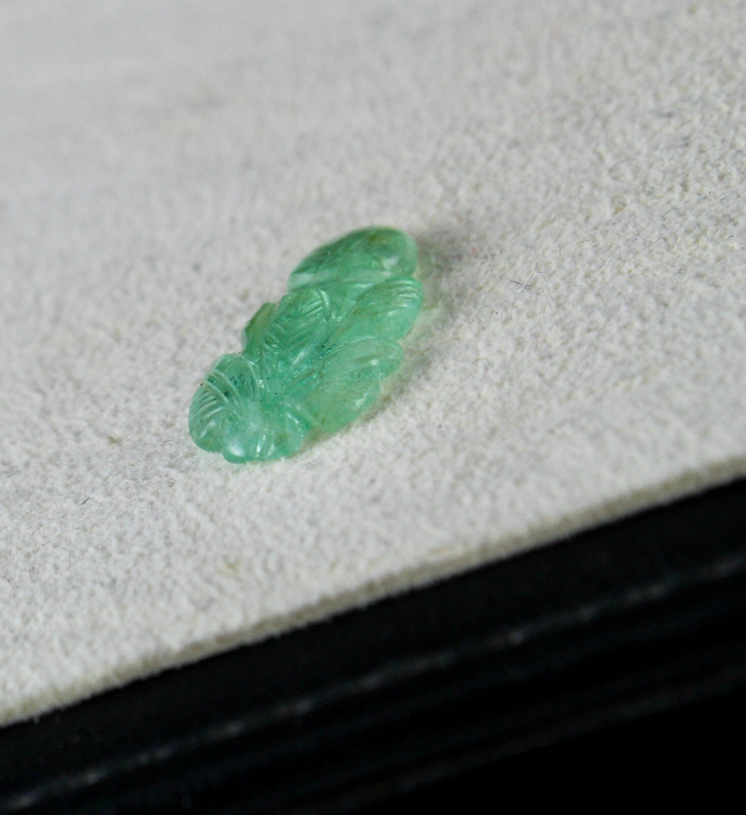 Natural Colombian Emerald Leaf 4.74ct Gemstone For Pendant Ring