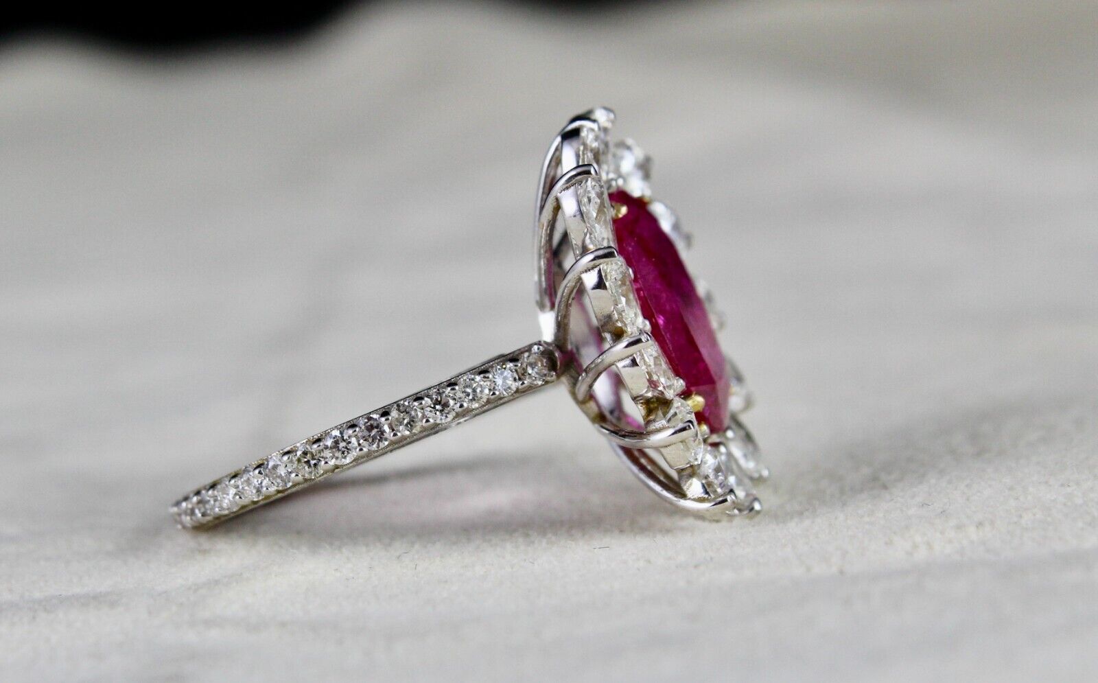 Natural Mozambique Ruby Oval Cut Gemstone Pear Diamond 18K Gold Statement Ring